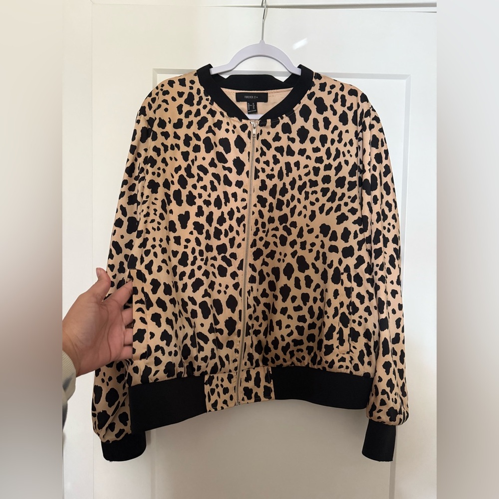 Leopard Print Lightweight Jacket - Picture 2 of 3